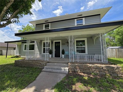 Photo of 400 S Bush Avenue, Sulphur Springs, AR 72768 (MLS # 1343425)