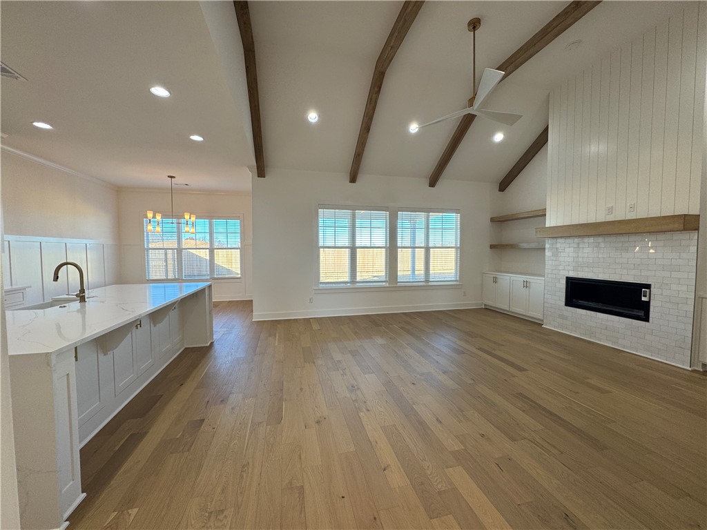 Crescent View - Residential