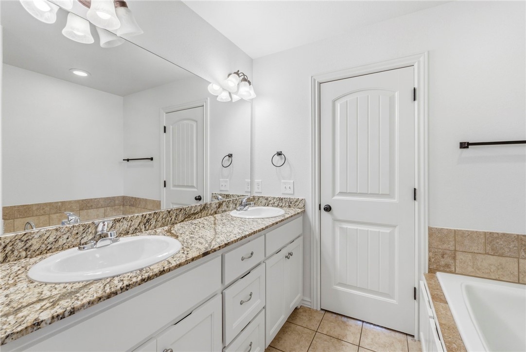 Kerelaw Castle Bentonville - Residential