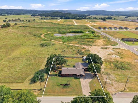 Photo of 611 Butler Road, Prairie Grove, AR 72753 (MLS # 1357990)