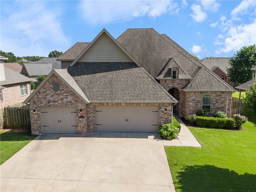 Wonderfully updated home nestled on a beautiful quarter acre lot in the desired location of Quailridge subdivision and Bentonville school district.
This home has new quartz countertops, new floors throughout, newly painted walls and cabinets, renovated fireplace and more. On the main level you'll find the Primary bedroom, 3 guest bedrooms and 3 bathrooms. On the upper level you'll find a second family room with a full bath and a bonus room or 5th bedroom. The neighborhood features a community pool, two parks, basketball court and a clubhouse. Just minutes from everything Bentonville has to offer. Come see why this should be your next home.