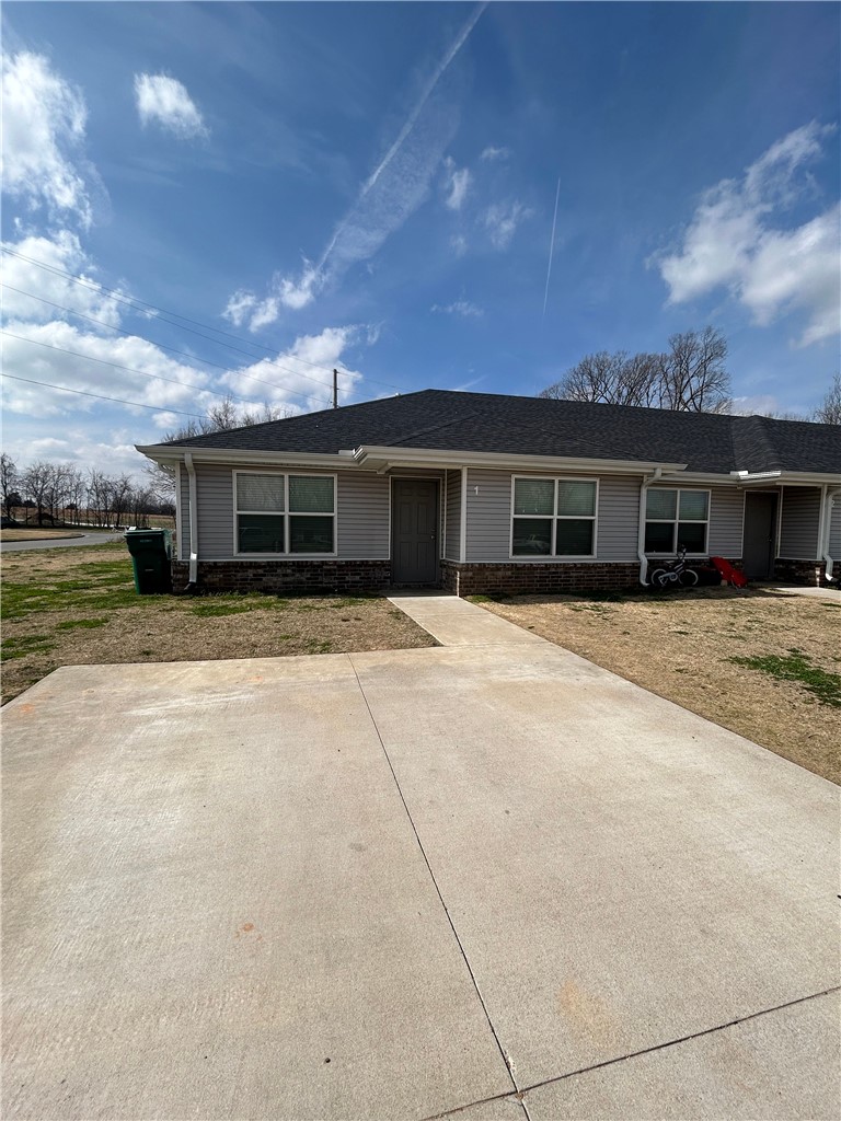 Photo 1 of 16 — 644 Hidden Springs Drive 1, Decatur, AR 72722