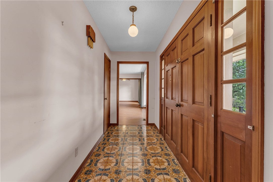 1341 Ridgeway Drive