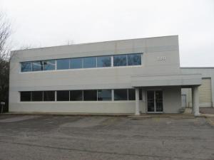 LARGE COMMERCIAL BUILDING IN CENTRAL RUSSELLVILLE. THIS 13,000 SQ. FT. OFFICE BUILDING OFFERS 15+ OFFICES, 2 RECEPTION AREAS AND A LARGE WAREHOUSE WITH OVERHEAD DOORS. AN ADDITIONAL OFFICE AND RECEPTION AREA ADJACENT TO THE RIGHT WAREHOUSE PLUS AN EXTRA WAREHOUSE BEHIND MAIN BUILDING. PLENTY OF PARKING. IN GREAT CONDITION AND READY FOR YOUR BUSINESS.
