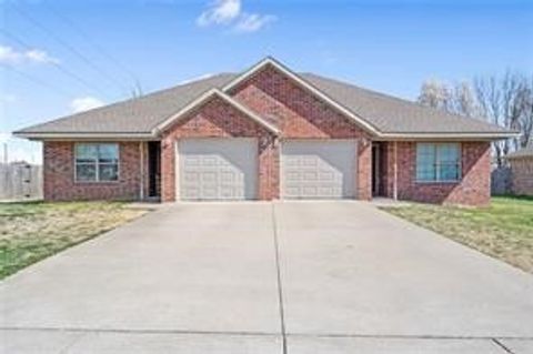 Photo of 103 Foxglove Street, Centerton, AR 72719 (MLS # 1333974)