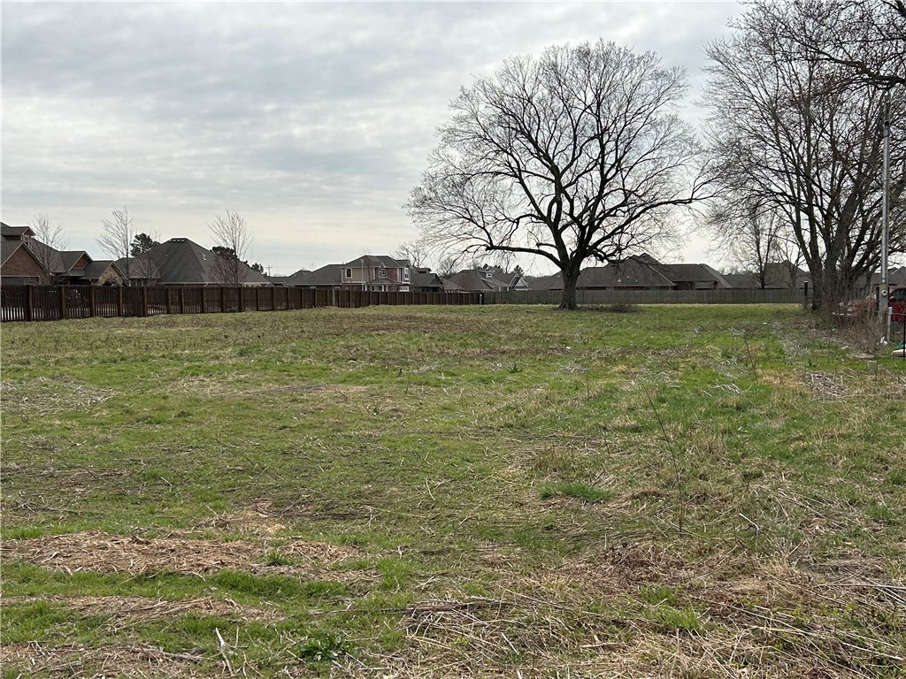 Pea Ridge - Land