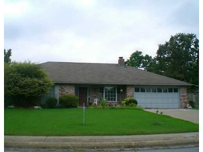 4 Bedroom, 2 bath home for lease in East Fayetteville. Open living room & kitchen. Privacy fenced yard. Available June 1st.