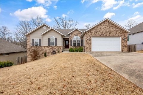 Photo of 6 Chaucer Drive, Bella Vista, AR 72714 (MLS # 1341958)