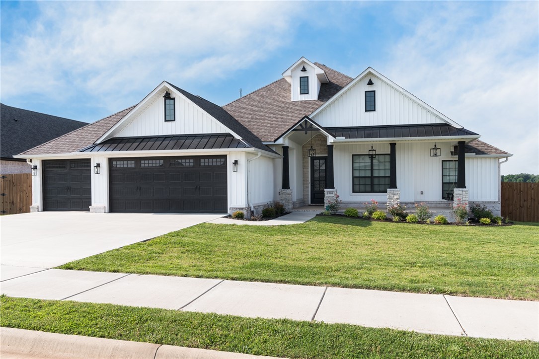 Just listed / Like new 4 bedroom, 2.5 bath ranch home in Pea Ridge's highly desirable and sought after Elkhorn subdivision. Great, flexible floorplan with open spaces, good room sizes, tiled floors with a beautiful screened-in back patio with extended patio spaces plus an awesome front porch. Three car garage with a two-car bay and an enclosed one-car bay (could be a workout room, extra storage, or add a mini-split HVAC and make it an office space. Kitchen features a large pantry, 3cm granite, farm sink, 5-burner gas cooktop, under-cabinet lighting... Large eat-in kitchen, blackout blinds in the L/R, gas log fireplace. Walk in from the garage into an 'other room / flex room' perfect for game room, etc... 4th bedroom off the other room perfect for guest, etc... Sliding, double pocket doors and mahogany 6-panel front door are just a few other features to mention.