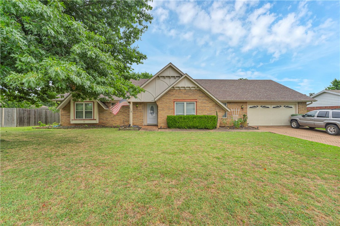 Welcome home to this truly unique 3 bedroom, 2 bath gem nestled in a quiet and well-established subdivision just minutes from the heart of downtown Rogers. Full of charm and character, this spacious home offers thoughtful design touches throughout, from its inviting layout to the warm, welcoming atmosphere that makes it feel like home the moment you walk in.
Step outside to a large, private backyard and deckāperfect for backyard barbecues, morning coffee, or watching the kids play. The homeās peaceful location offers a sense of retreat while still being incredibly convenient.
Youāre just a short drive from highly-rated schools, beautiful local parks, and the vibrant downtown Rogers entertainment districtāknown for its family-friendly vibe, locally loved restaurants, charming shops, live music, and community events.
Whether you're looking for space, style, or a sense of community, this one-of-a-kind home delivers it all.