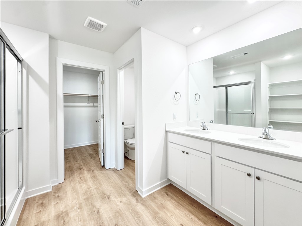 Wagon Wheel Crossing - Residential Lease