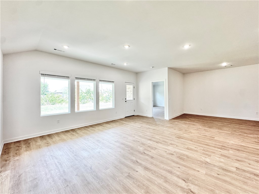 Wagon Wheel Crossing - Residential Lease