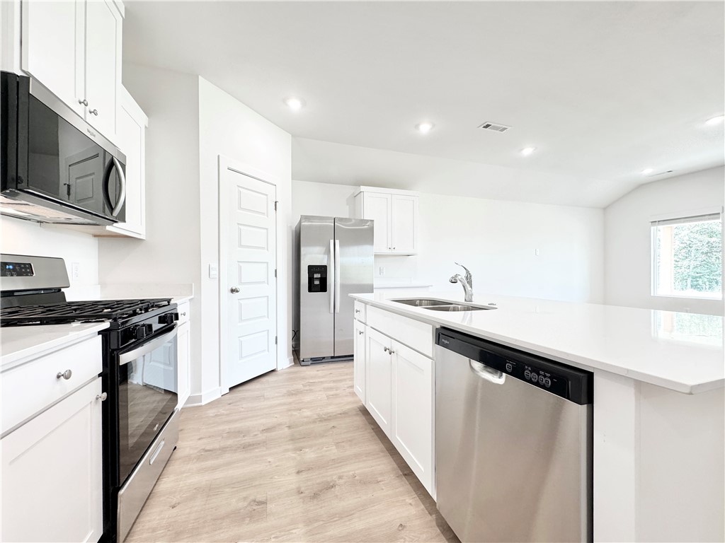 Wagon Wheel Crossing - Residential Lease