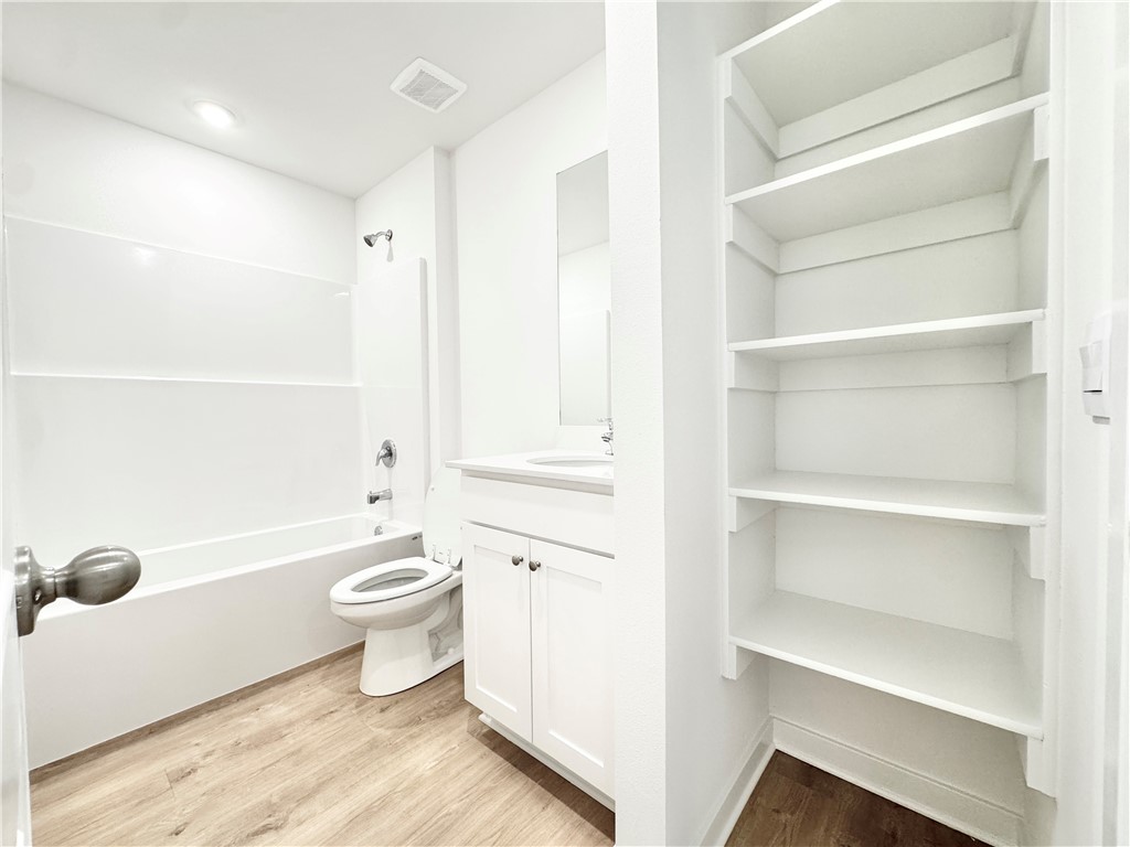 Wagon Wheel Crossing - Residential Lease