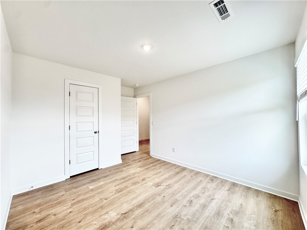 Wagon Wheel Crossing - Residential Lease