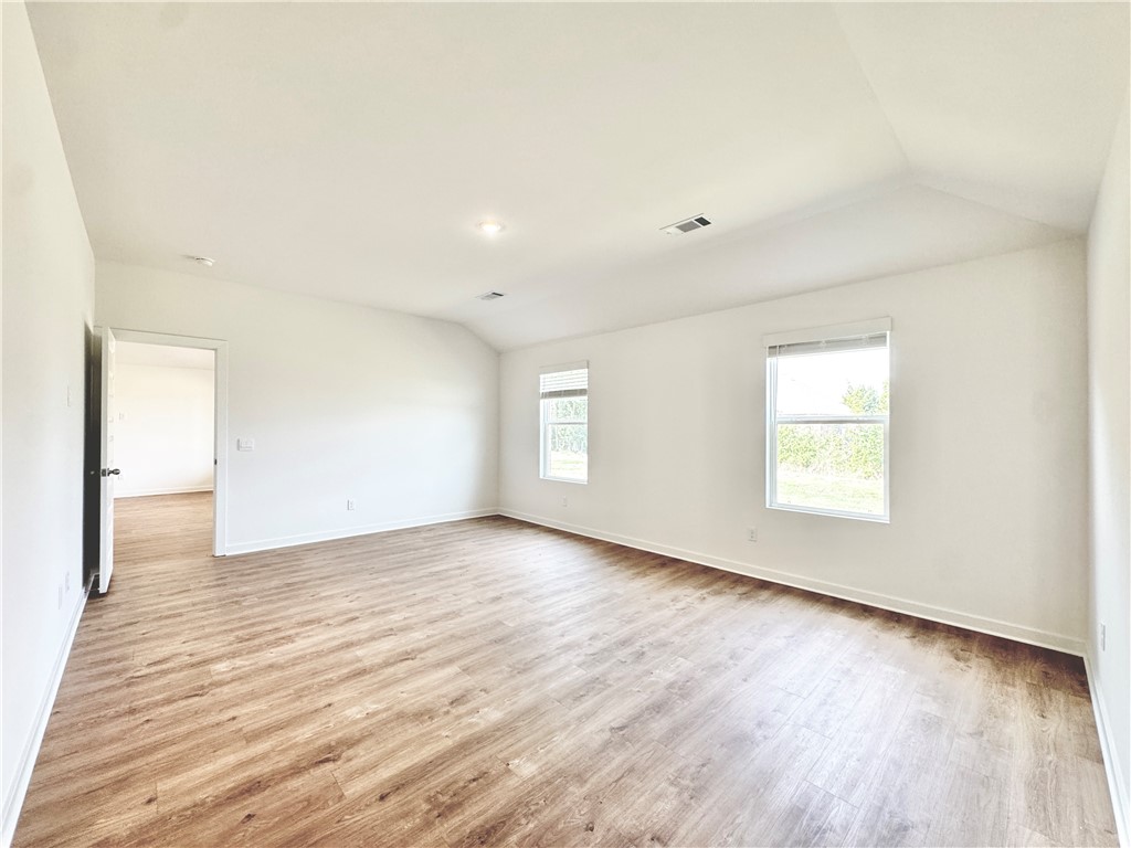 Wagon Wheel Crossing - Residential Lease