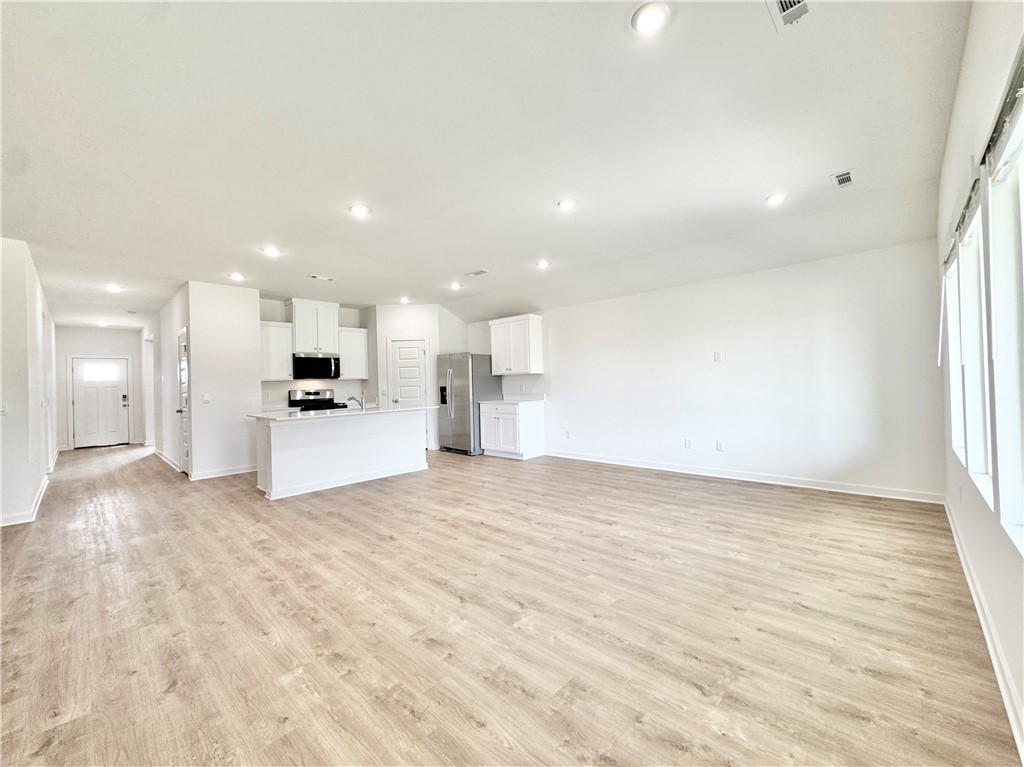 Wagon Wheel Crossing - Residential Lease