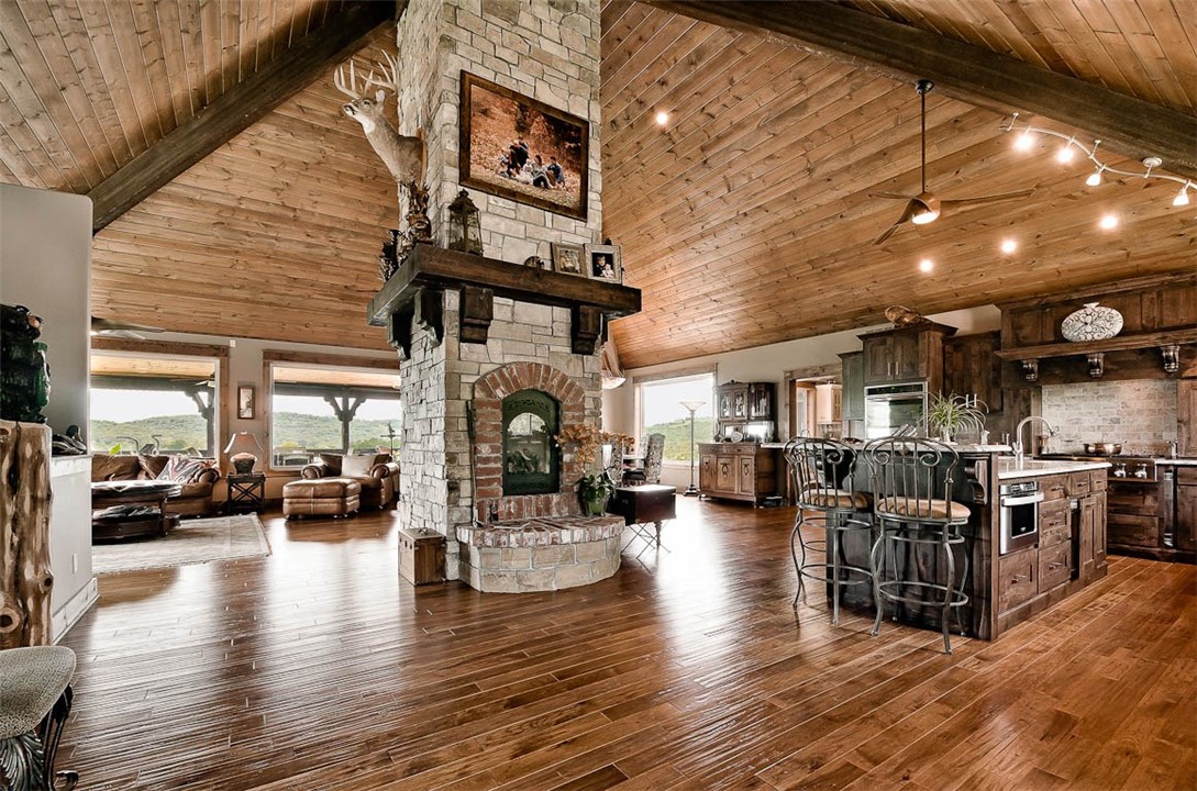 Unit 116 Holiday Island - Residential