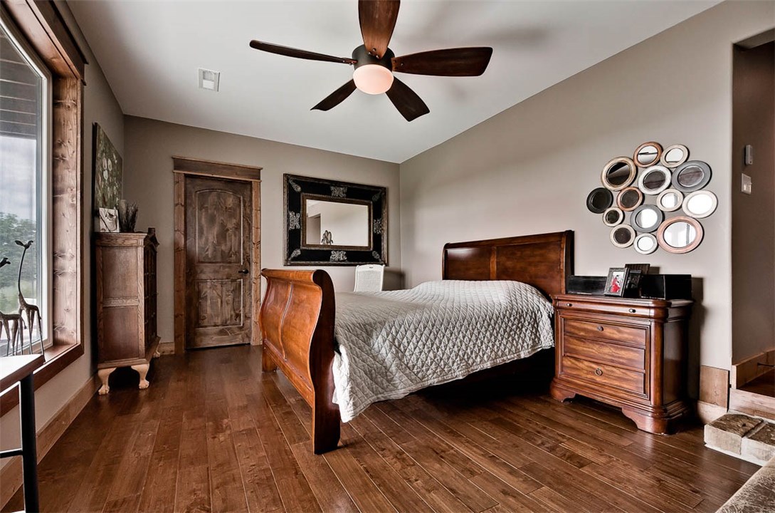 Unit 116 Holiday Island - Residential