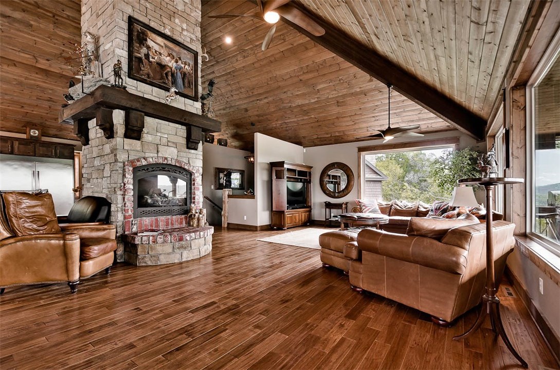 Unit 116 Holiday Island - Residential