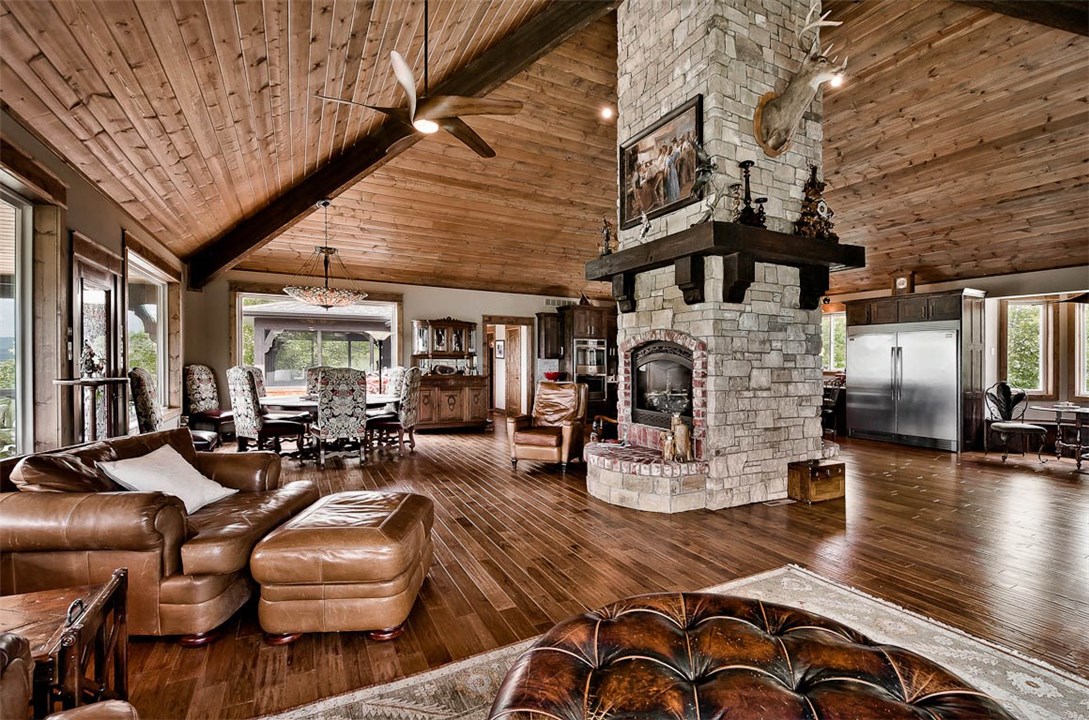 Unit 116 Holiday Island - Residential