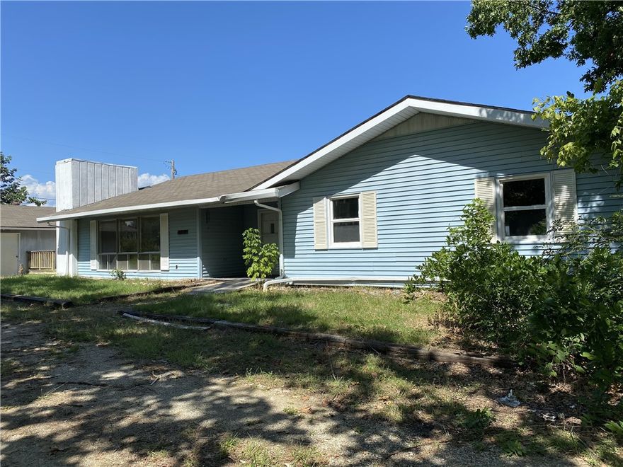 Prime creative investment opportunity, seize this rare chance to complete a promising project. Significant savings for the savvy investor. This is a golden opportunity to capitalize on the growing demand for rental properties. You're not just buying a home you're investing in your future. Take advantage of this unique opportunity. This hidden gem is one of a kind, two living separate spaces along with separate driveways. The upper and lower level has the potential of 5 bedrooms. Seasonal view of the Bull Shoals Dam and Lake! Check this one out, over 4000 sq ft. Main level has an attached deck that overlooks the lake and the mountains! Every room in this home is very spacious! This is a must see!