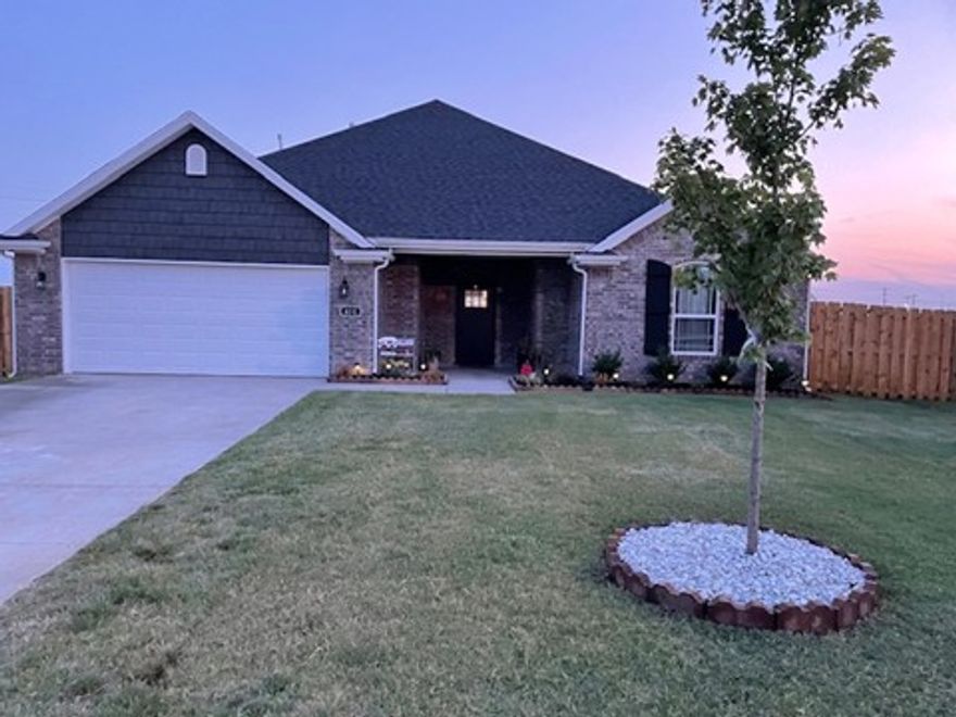 Beautiful 3 bdr / 2bath all brick home updated craftsman front door-split plan w/open plan living rm-gas crown molding living room& master bedroom wood floors living room, upgraded wood floors in front bedroom, the rest of bedrooms carpet. Master suite & bath w/ bth whirpool tub and walk in shower large walk-in closets, kitchen and bath stainless appliance tile floors granite counters. Covered patio with natural gas hook incredible view throughout the day of the amazing pond at the park. Welcome Home.