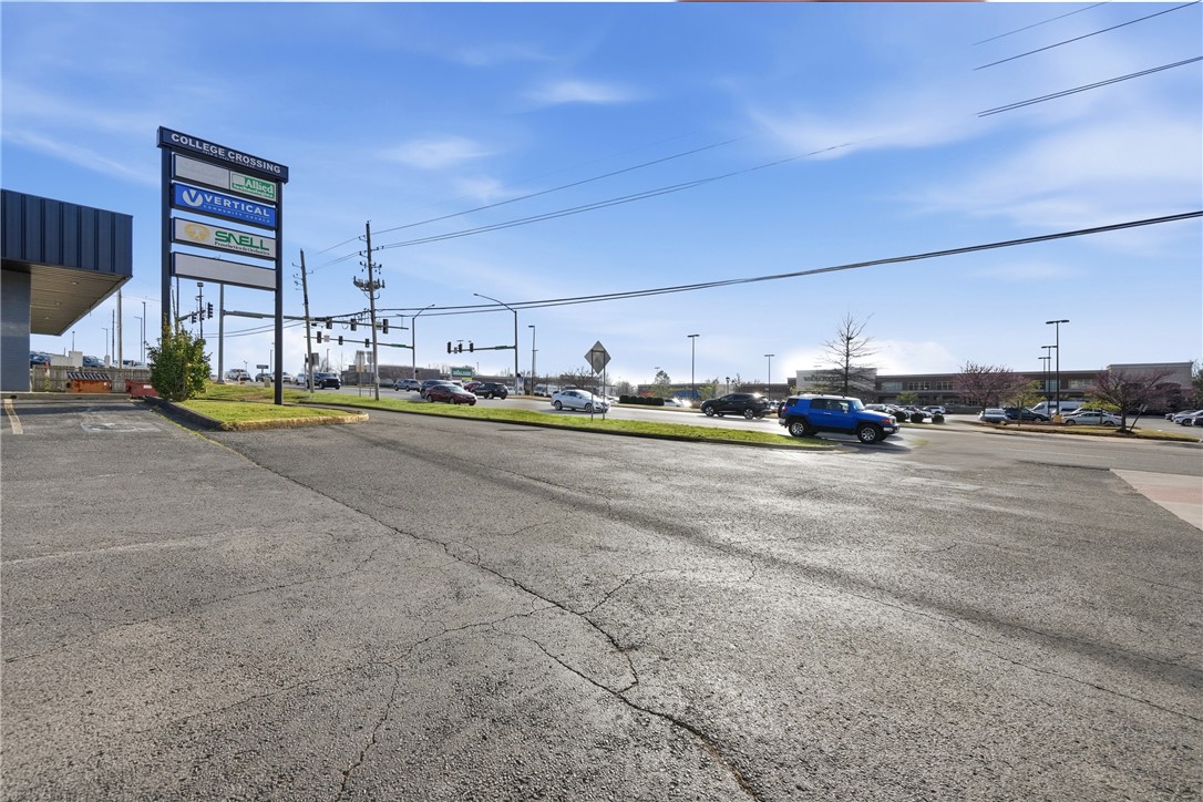 Fayetteville Outlots - Commercial Lease
