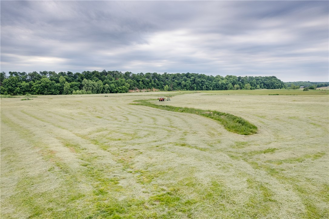 S-T-R: 20-16-33 - Land