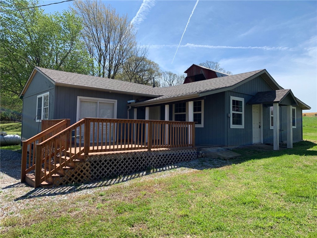 Looking for privacy? Check out this recently updated 2 bed & 2 bath house. Just minutes from Cave Springs and XNA airport. No access to barn for tenants.