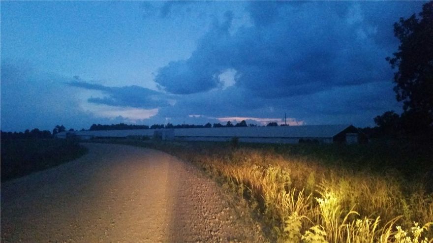 POULTRY.....Nice breeder hen farm.... Tyson's Contract