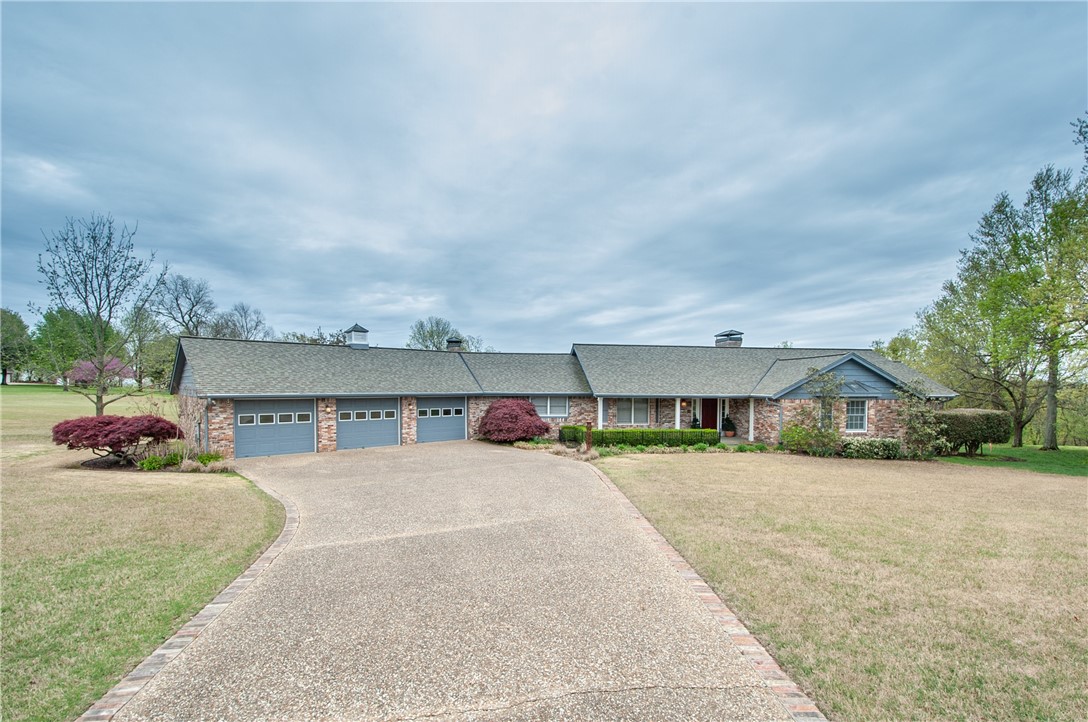 What a rare find! Single story home on 1.16 Acres, cul-de-sac, with new floors, new paint, new quartz, new bathrooms, newer HVAC, in a fantastic location. With 4 bedrooms and 3 full baths this home is ready to go. Pool in the back with great private back yard is set up to entertain or just enjoy. Off the kitchen is a fantastic living room with wet bar and gas insert fireplace. Formal Dining is spacious for a large table to entertain. Formal Living room with wood burning fire place and view of pool. Master bedroom is spacious with updated bathroom and huge closet. Storage garage in the back with garage door for lawnmower and pool equipment. This wonderful home is set up and move in ready for you.