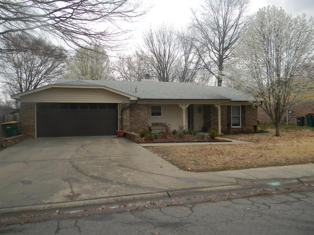 This well-maintained 3-bedroom, 2-bath home is ideally situated near schools and just minutes from the heart of Russellville’s shopping and dining. Step inside to discover a cozy layout perfect for families or first-time buyers. Enjoy year-round comfort in the inviting sunroom, or entertain guests this summer on the back patio with a fully fenced-in backyard — ideal for kids, pets, and gatherings. Don’t miss this opportunity to own a home in a convenient, family-friendly neighborhood!