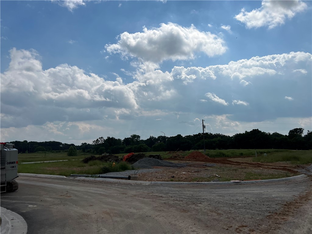 Castlewood - Land