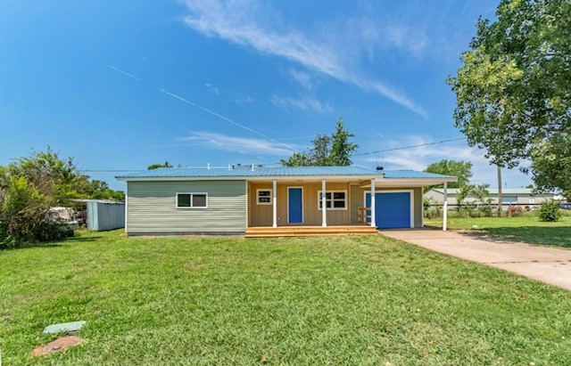 Instant Money Making Opportunity with existing lease in place. Fully remodeled 2 bd/1 bath manufactured home on a permanent foundation. Home appraised in March 2024 for $167,000. Short Sale. Cash only. Proof of funds and Short Sale Addendum required with offer.