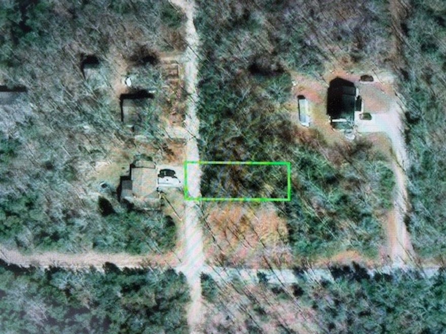 Building lot in Diamond City, not far from Bull Shoals Lake and the golf course. Nice area for your lake cottage or year round living.