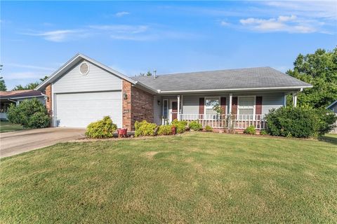 Photo of 1884 Albany Street, Fayetteville, AR 72704 (MLS # 1318546)