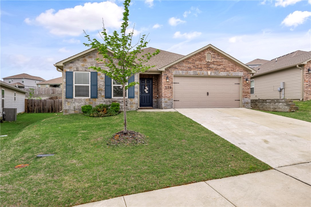 Lakewood Sub Ph Vii Lowell - Residential