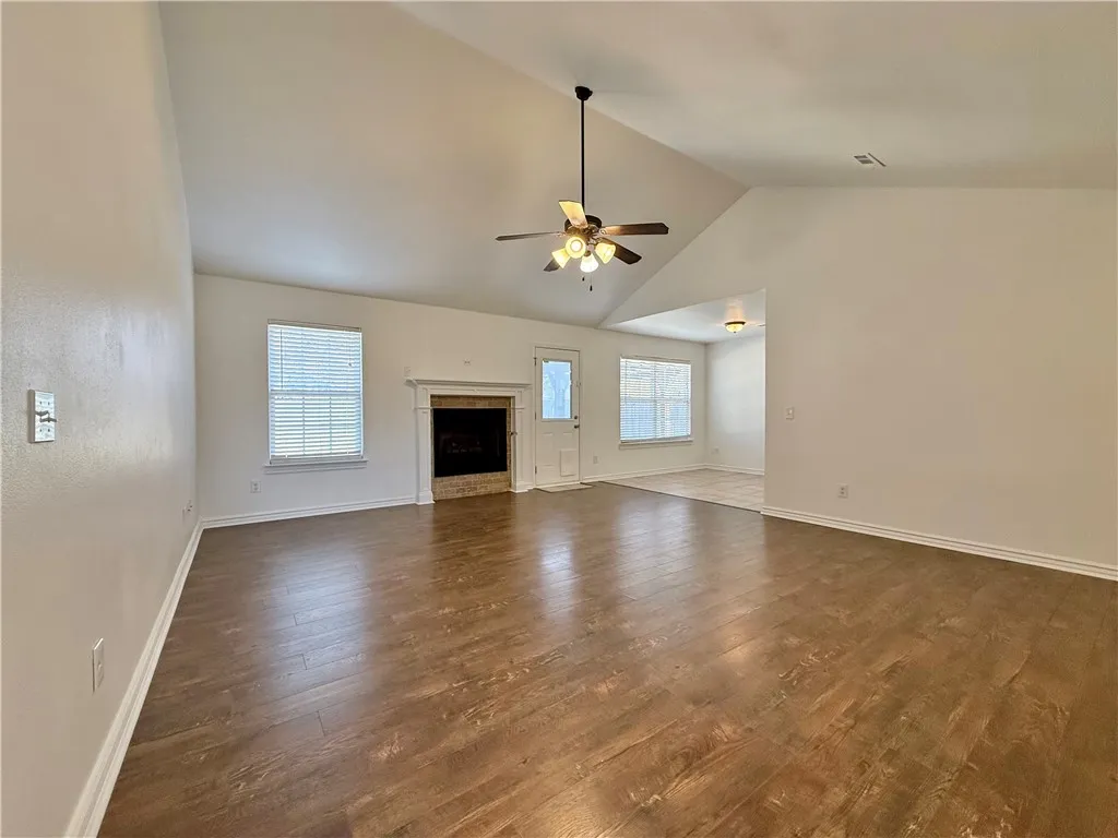 Centerton, Arkansas 72719, United States, 3 Bedrooms Bedrooms, ,2 BathroomsBathrooms,Residential,Pending,245592