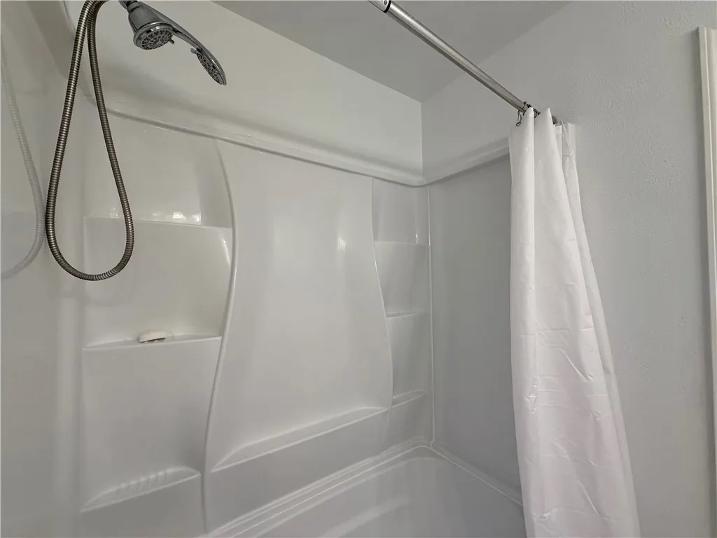 Centerton, Arkansas 72719, United States, 3 Bedrooms Bedrooms, ,2 BathroomsBathrooms,Residential,Pending,245592