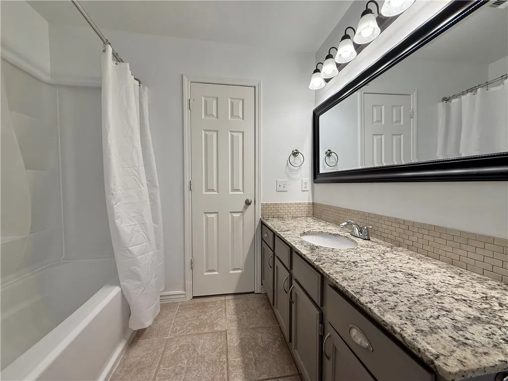 Centerton, Arkansas 72719, United States, 3 Bedrooms Bedrooms, ,2 BathroomsBathrooms,Residential,Pending,245592