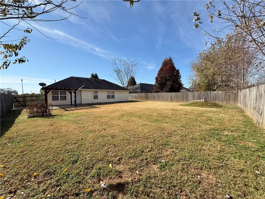 Centerton, Arkansas 72719, United States, 3 Bedrooms Bedrooms, ,2 BathroomsBathrooms,Residential,Pending,245592