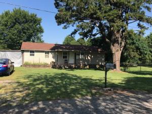 Cute house that needs a bit of work , but has many near new features already there. sq ft and acreage taken from tax records