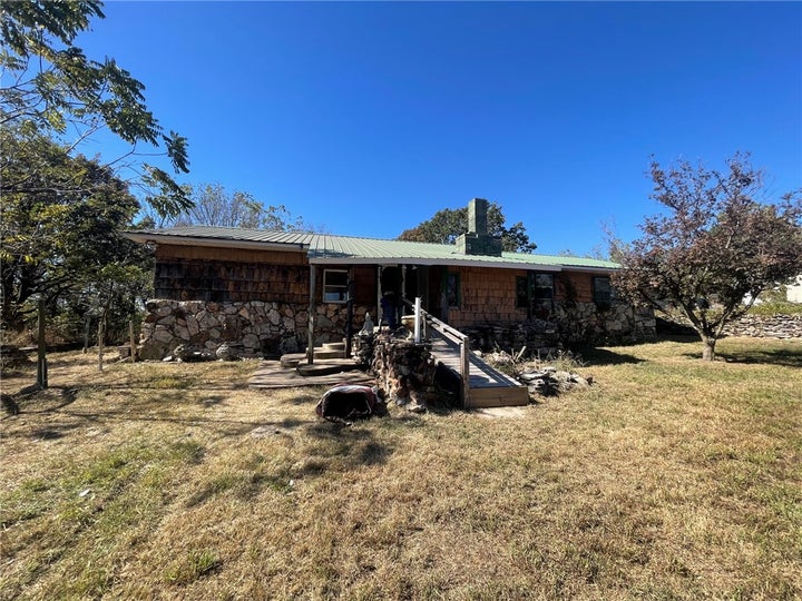 Photo 1 of 26 — 4809 County Road 422, Berryville, AR 72616