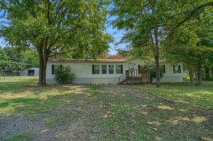 This super nice mobile home on 1.44 acres has a Russellvillle Address, but it is in Pottsville Schools. This one has just under 2000 sq feet with four bedrooms, 3 baths, a huge master, BIG kitchen with tons of cabinets and a fireplace in the living room. Outside the large yard is fenced complete with a chicken coop and pole barn. Enjoy the country life within minutes of Russellville or Pottsville. Home has everything needed to go FHA.