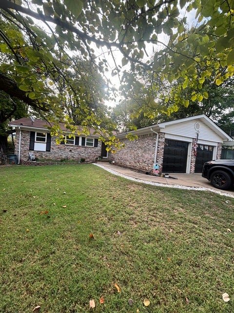 1715 W 17th Circle