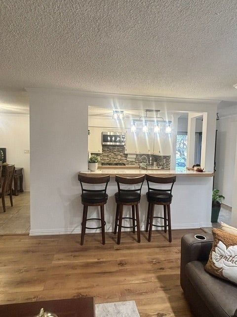 1715 W 17th Circle