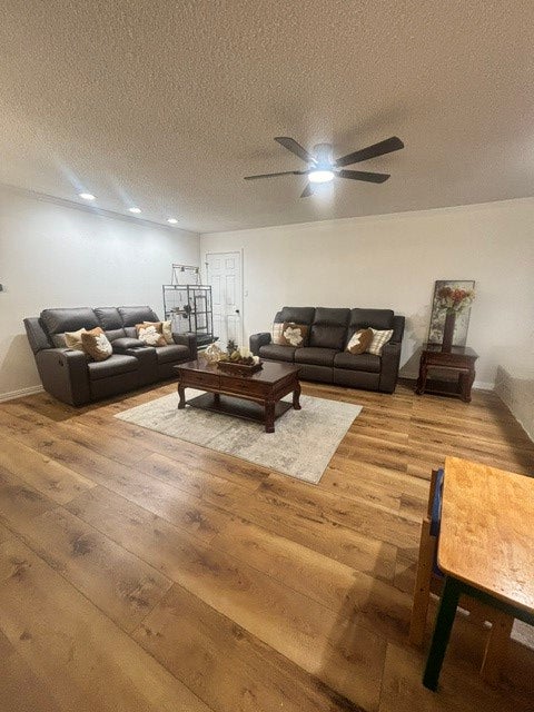 1715 W 17th Circle