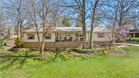 Photo of 9570 Lakewoods Drive, Rogers, AR 72756 (MLS # 1338719)