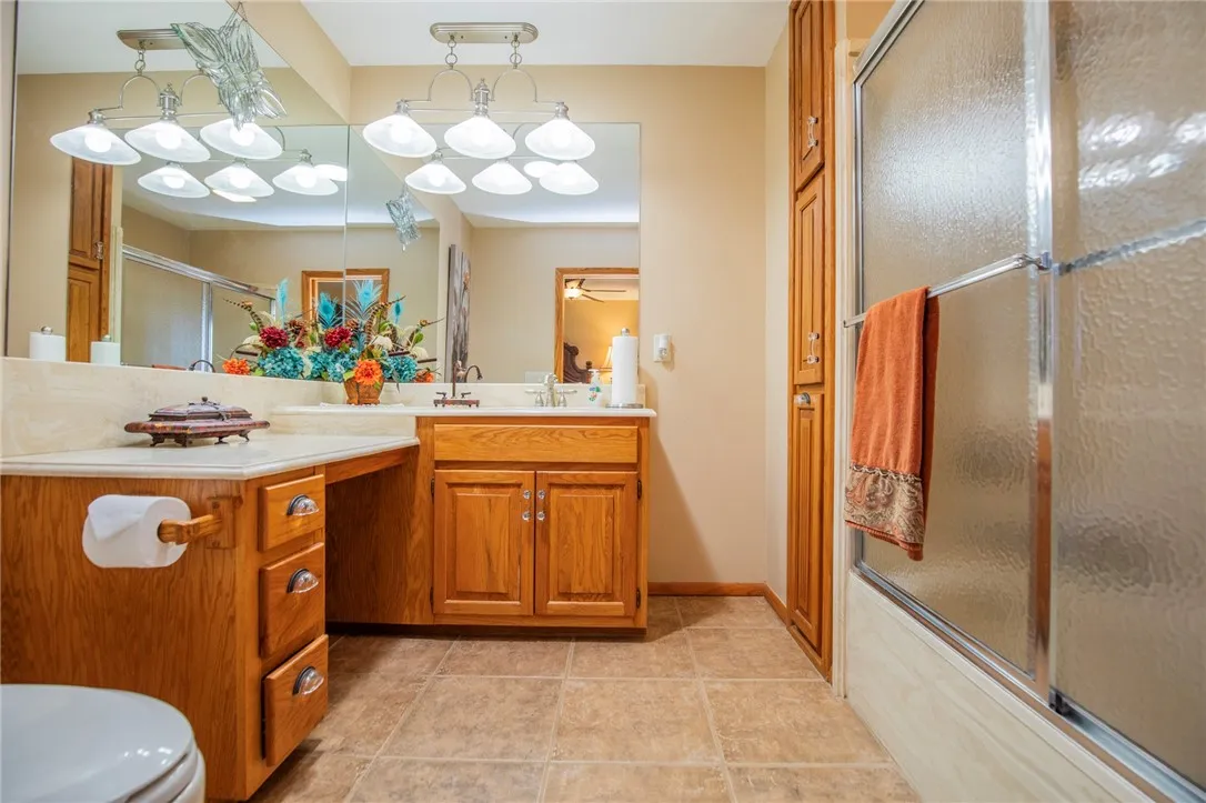 Springdale, Arkansas 72764, United States, 4 Bedrooms Bedrooms, ,4 BathroomsBathrooms,Residential,Active,107824